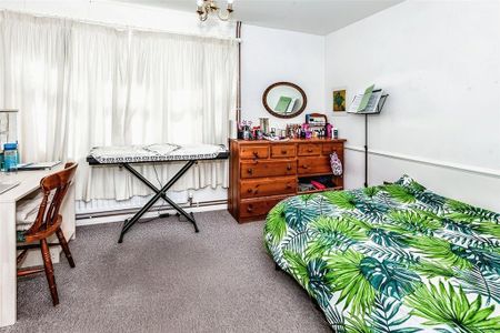4 bedroom terraced house to rent - Photo 2