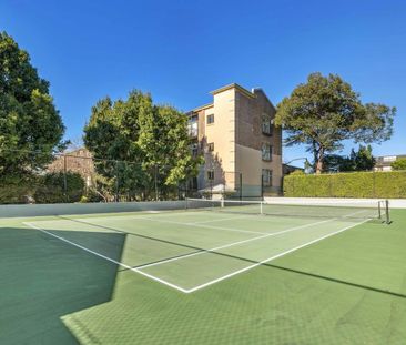 Fully Renovated Residence In The Iconic 'Piano Factory' - Photo 6