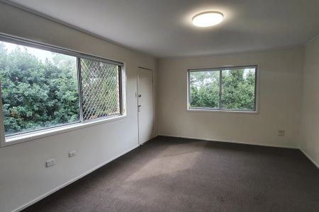 Neat & Tidy Unit in Prime Location - Photo 2