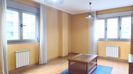 Piso de alquiler en Oviedo - Pz Ferrocarriles Economicos, 10, Milán - Pumarín - Photo 2