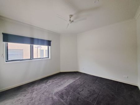9 Flame Robin Place, Endeavour Hills VIC 3802 - Townhouse For Rent | Domain - Photo 4
