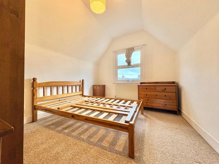 Staines Road, Twickenham, TW2 5AH - Photo 2