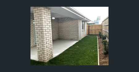 Near New 4 Bedroom Home - Photo 2