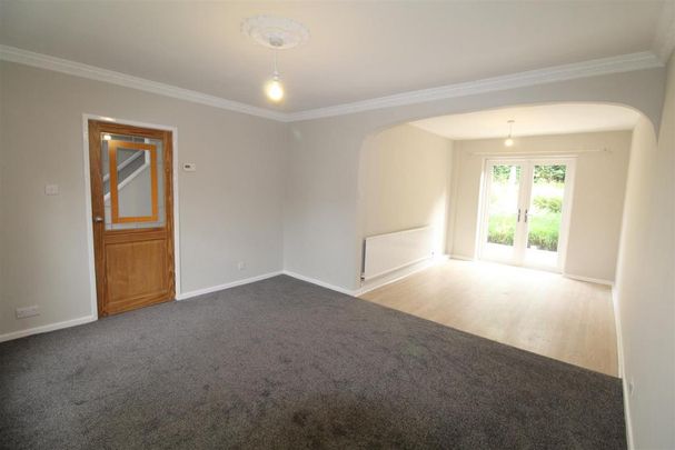 3 bedroom end of terrace house to rent - Photo 1