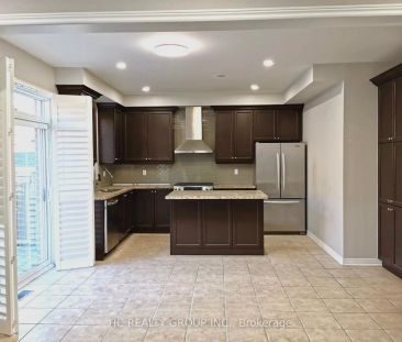 Detached Home For Lease | N9250703 - Photo 5