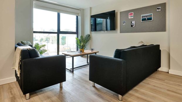 Silver Ensuite - Photo 1