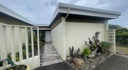 3 Bedroom beach house in Waiotahe - Photo 5