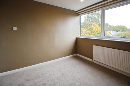 3 bedroom maisonette to rent - Photo 3