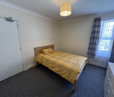 Bournemouth Road, Poole, Dorset, BH14 - Photo 1