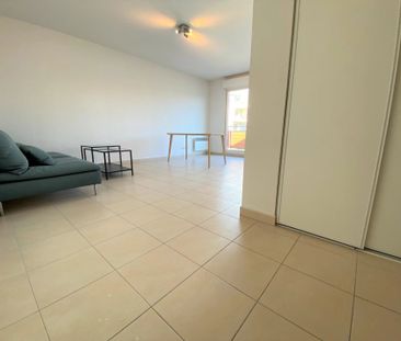 Appartement 2 pièces 46m2 MARSEILLE 8EME 1 014 euros - Photo 1