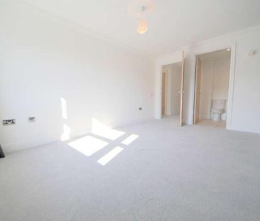 Green Lanes, Winchmore Hill, N21 - Photo 2