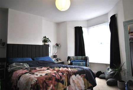 3 bedroom terraced house to rent - Photo 3