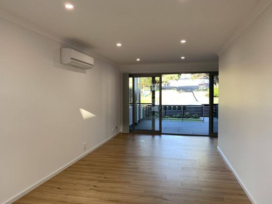 BEACHSIDE TOWNHOUSE - Photo 1