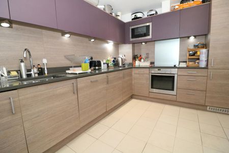 2 bedroom apartment to rent - Photo 5