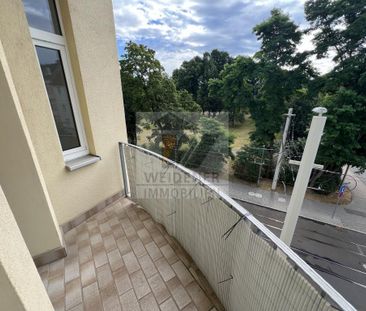 Karl-Marx-Allee! Schicke 2 Zimmer Wohnung mit Balkon* und neuem Bodenbelag! - Photo 2