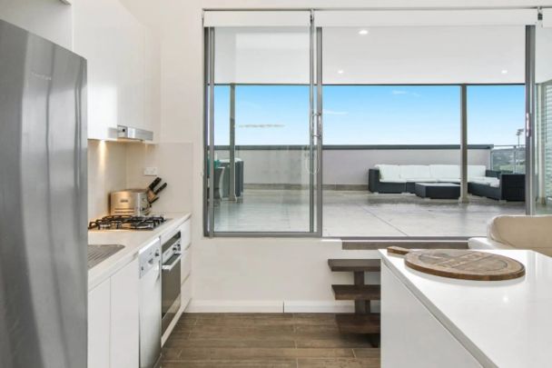 One Bedroom Apartment with Massive Outdoor Entertaining Balcony - Photo 1