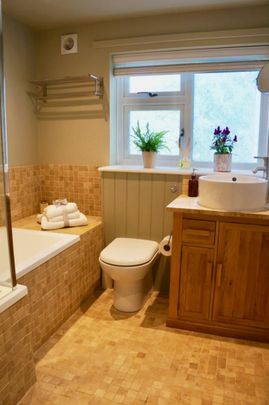 1 bedroom Flat To Let - Photo 1