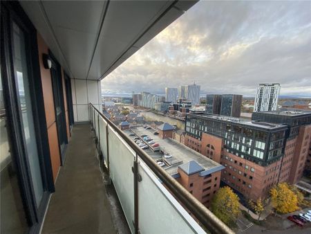 2 bedroom apartment to rent - Photo 3