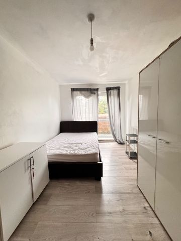 Room in a Shared House, Douglas Close, SM6 - Photo 4