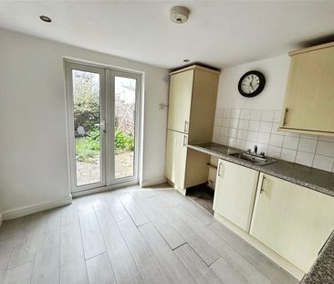 2 bedroom apartment to rent Ashdown Road, Worthing, BN11 - Photo 5