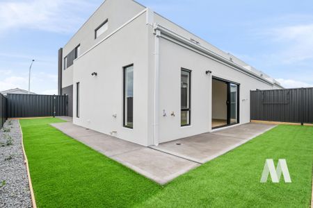 696 Grand Boulevard, Mickleham VIC 3064 - Townhouse For Rent | Domain - Photo 2