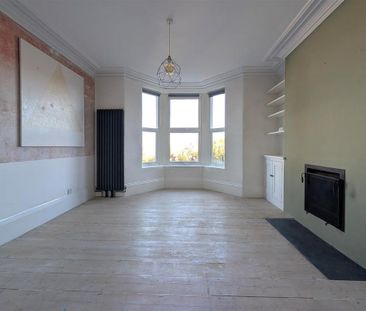 4 bedroom terraced house to rent - Photo 1