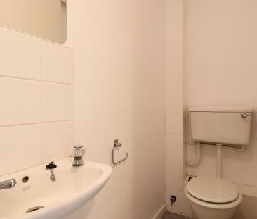 4 bedroom link detached house to rent - Photo 5