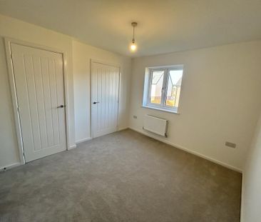 2 bedroom semi-detached house to rent - Photo 4