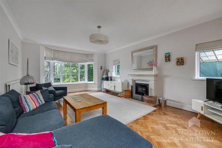 4 bedroom detached house to rent - Photo 2