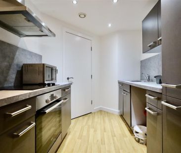 1 bedroom Flat to rent in Marconi House, Melbourne Street, Newcastl... - Photo 2