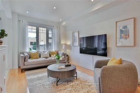 For Lease - 137 Windrow Street, Richmond Hill, Ontario - Photo 3