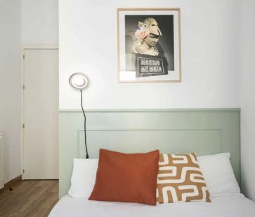 Room in a shared 68-bedroom apartment for rent in Justicia, Madrid. - Photo 2