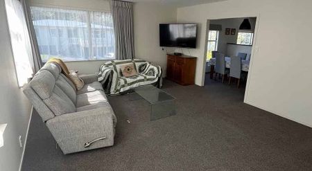 Charming 4BR Karori Haven – Solar & Garden! - Photo 3