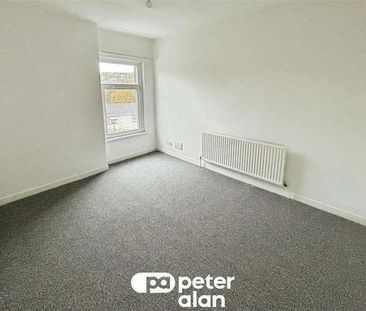 High Street, Fleur De Lis, Blackwood, NP12 - Photo 2