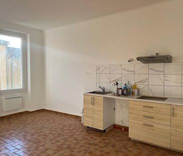 Location Appartement 3 pièces 70m² CAMPS LA SOURCE 83170 - Photo 6