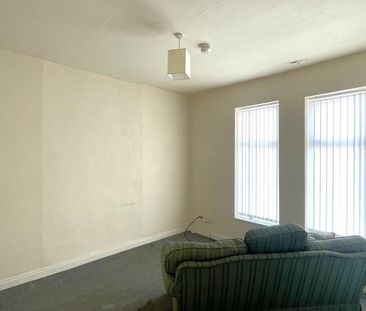 3 bedroom flat to rent - Photo 1