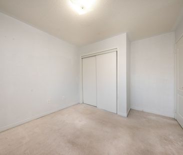 For Lease - 110 Dolce Crescent, Vaughan, Ontario - Photo 3