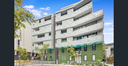 Furnished 3 Bedroom, 2.5 bathroom & Timber floor throughout the unit. - Photo 4