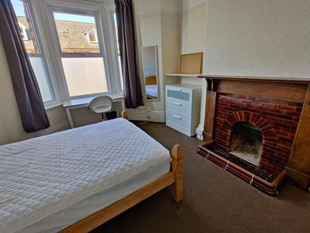Ground Floor Flat, Polsloe Road, EX1 - Photo 2