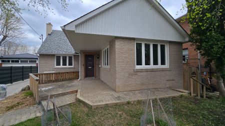 For Lease - 279 Cornelius Parkway Unit# Main, Toronto, Ontario - Photo 4