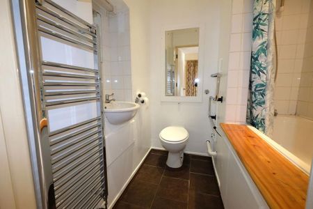 2 bedroom terraced house to rent - Photo 2