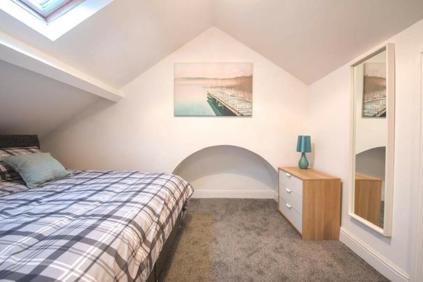 Upper Town Street, Leeds, Bramley - Photo 1