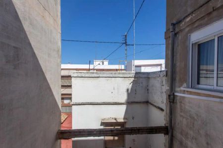 Apartamento de alquiler en Torrefiel - Foto 2