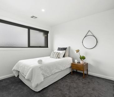 Live a life of luxury in this Comtemporary Townhouse - Photo 6