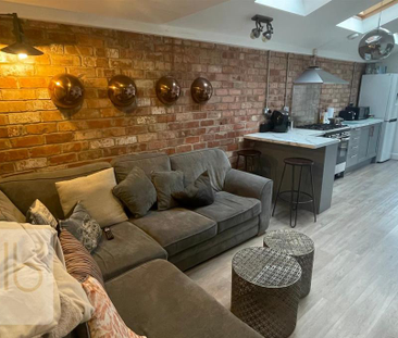 1 bedroom in a house share to rent - Photo 2