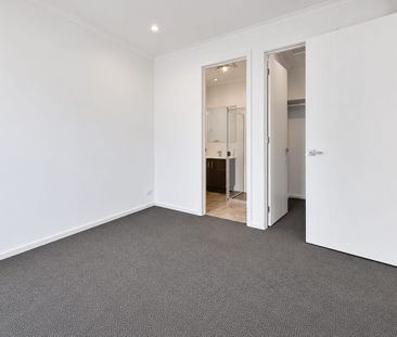Stylish, Secure & Low-Maintenance Living in an Ideal South Plympton... - Photo 5