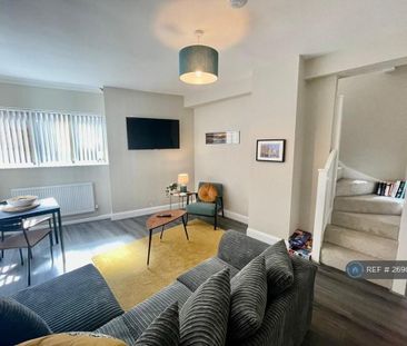 1 bedroom in a house share to rent - Photo 3