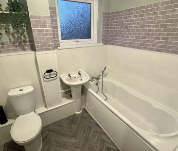 2 bedroom terraced house to rent - Photo 4