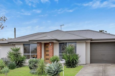 Modern & Low-Maintenance Living in Elizabeth East - Photo 3