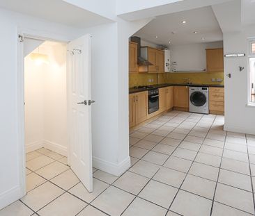 32 Rutland Street, Belfast, BT7 2FJ - Photo 3